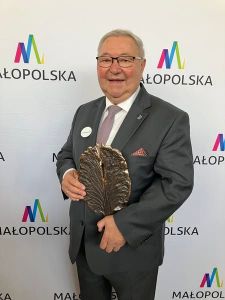 Powiększ